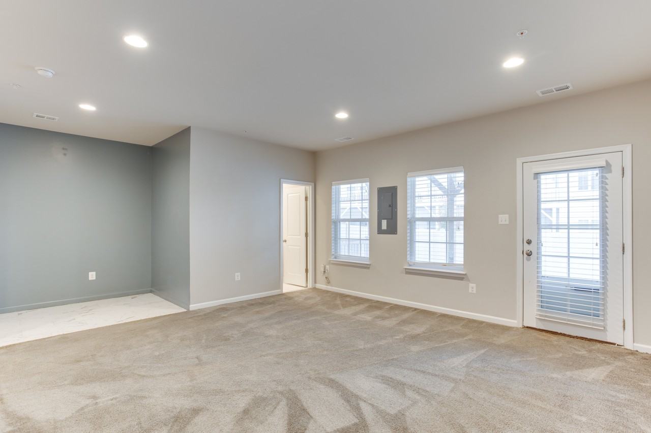 4216 Woodspring Ln - Photo 4 of 41