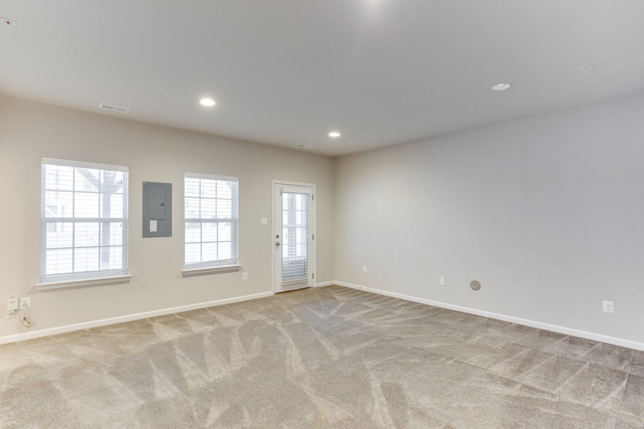 4216 Woodspring Ln - Photo 5 of 41