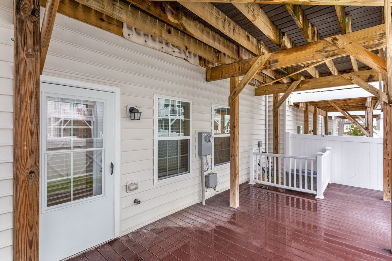 4216 Woodspring Ln - Photo 6 of 41