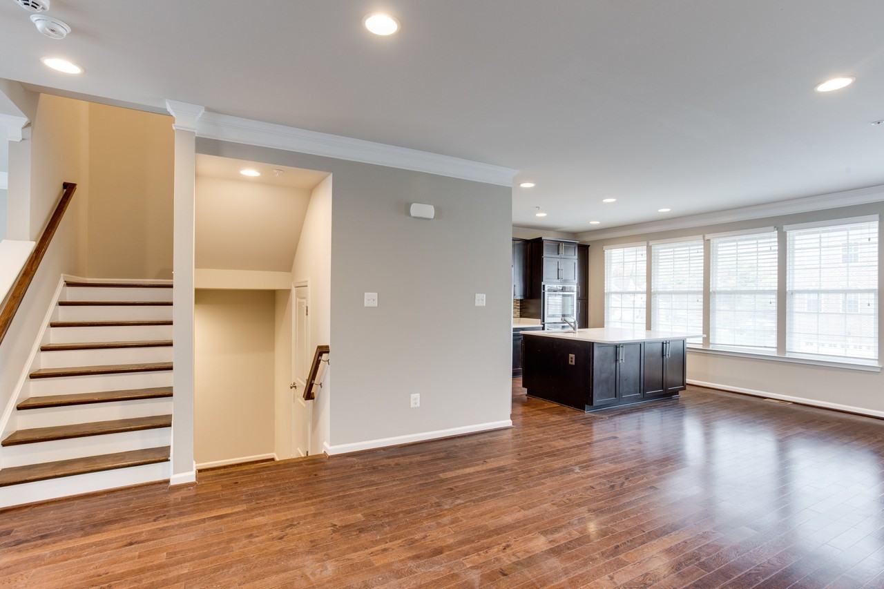 4216 Woodspring Ln - Photo 7 of 41