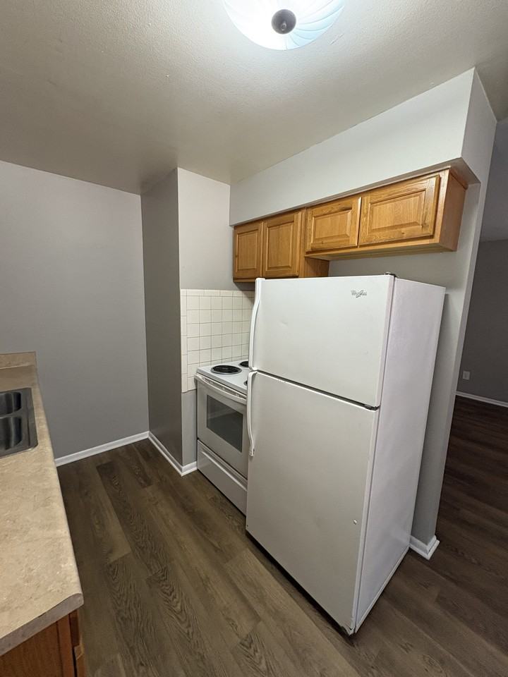 140 West Bluff Street #A3 - Photo 7 of 9