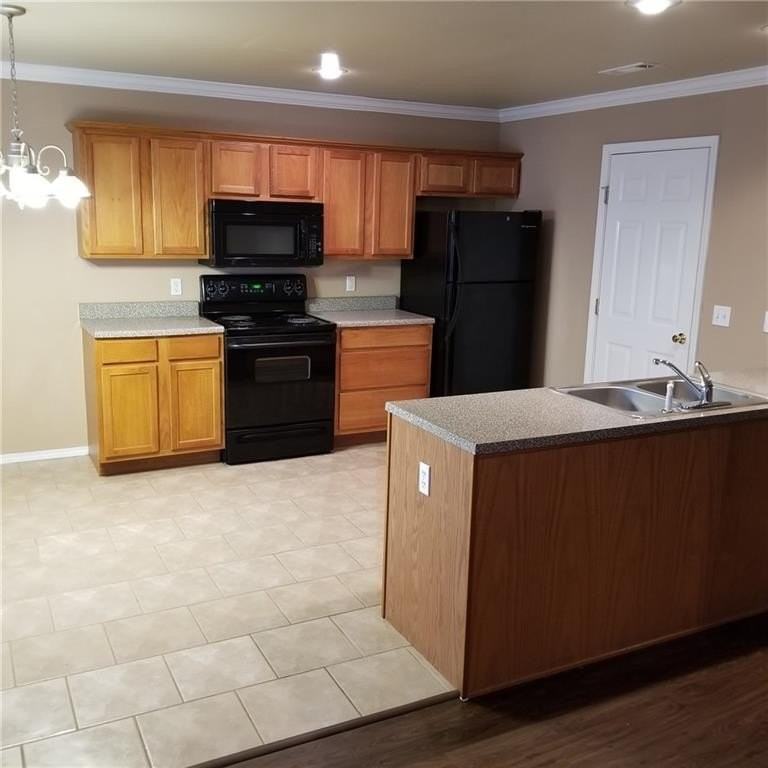 2221 W Skyler Dr - Photo 3 of 10