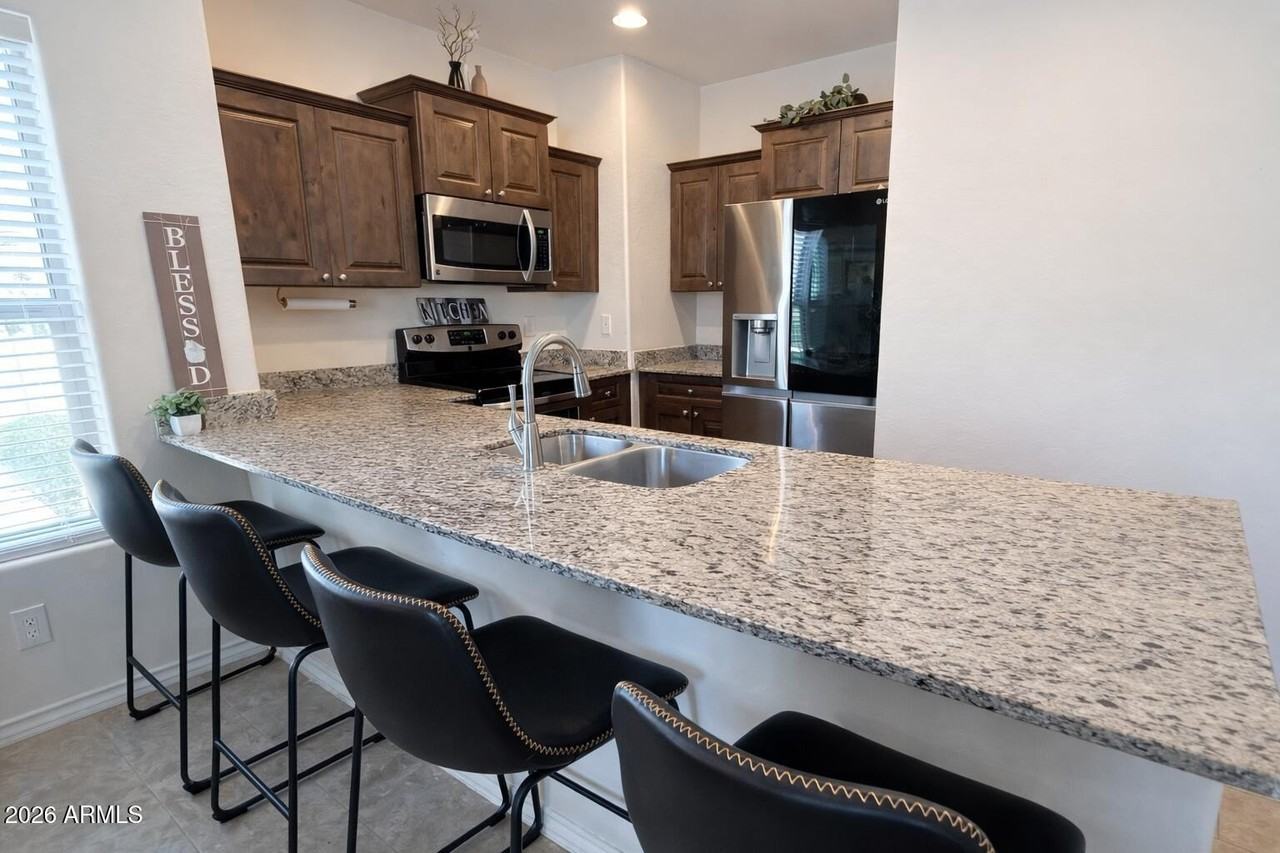 854 S San Marcos Dr - Photo 2 of 39