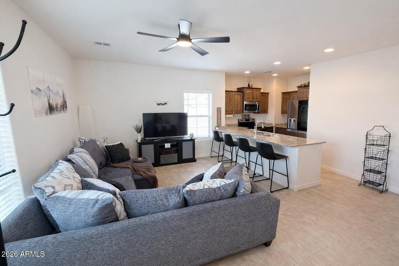 854 S San Marcos Dr - Photo 6 of 39