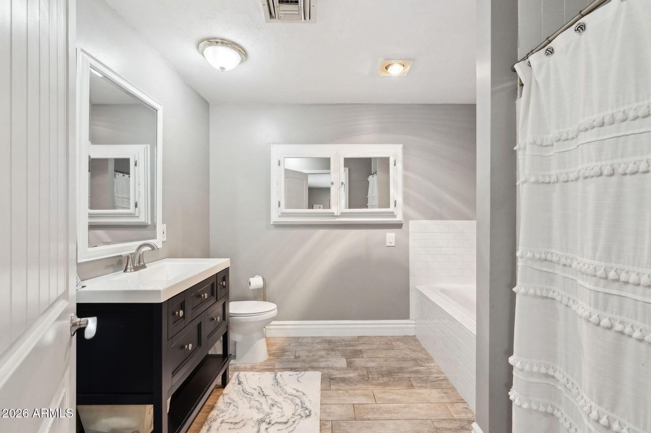 5339 E Osborn Rd - Photo 6 of 42