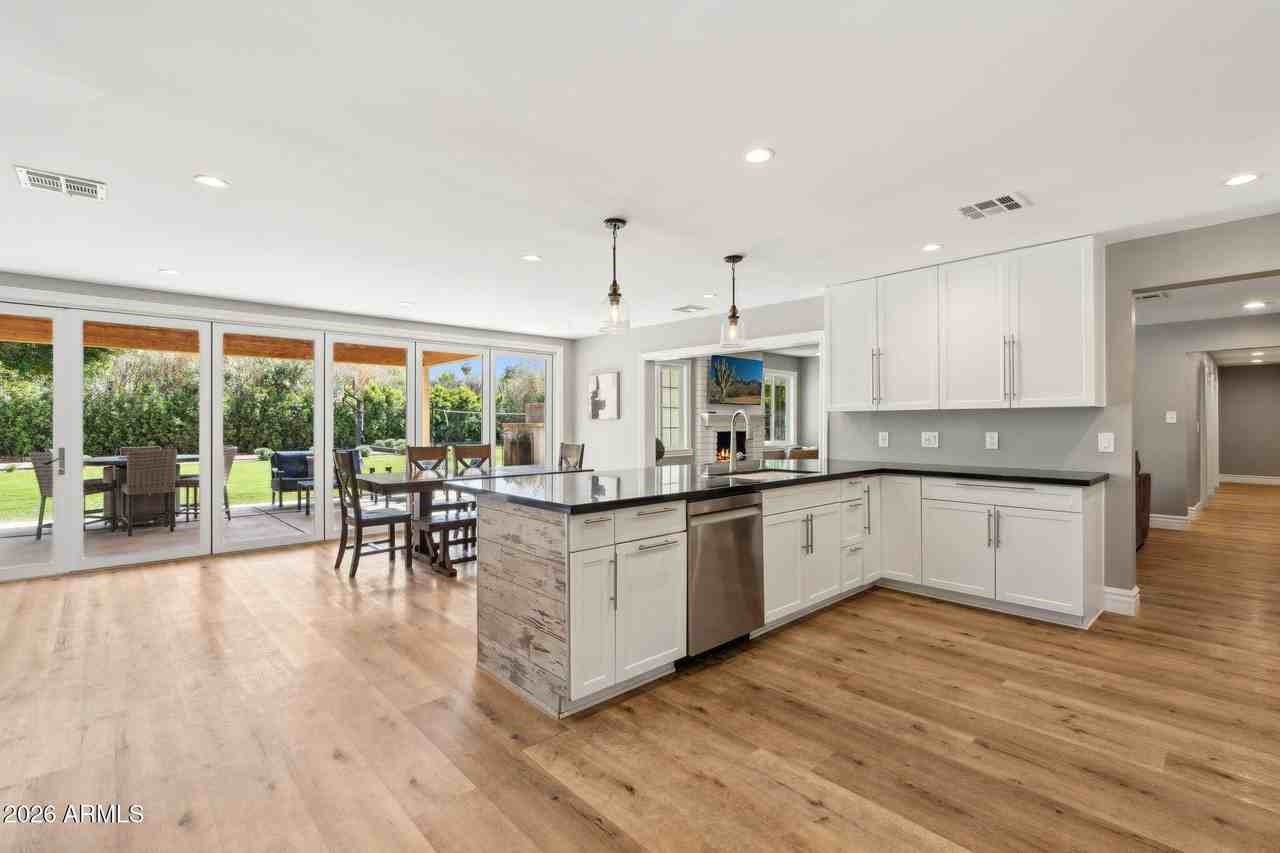 5339 E Osborn Rd - Photo 7 of 42