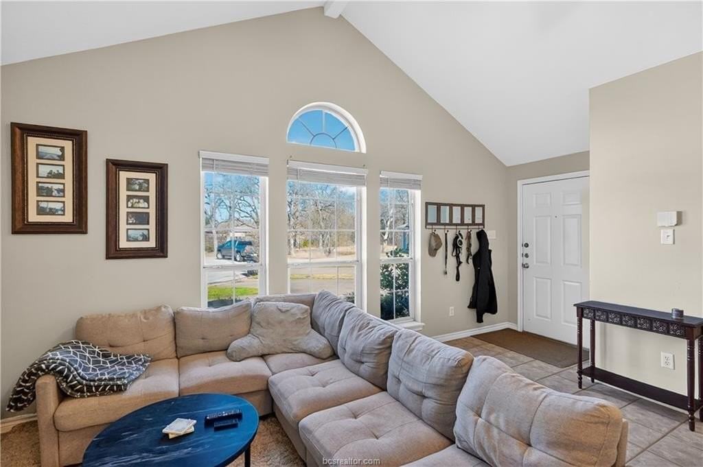 1012 Willow Pond Ct - Photo 3 of 25