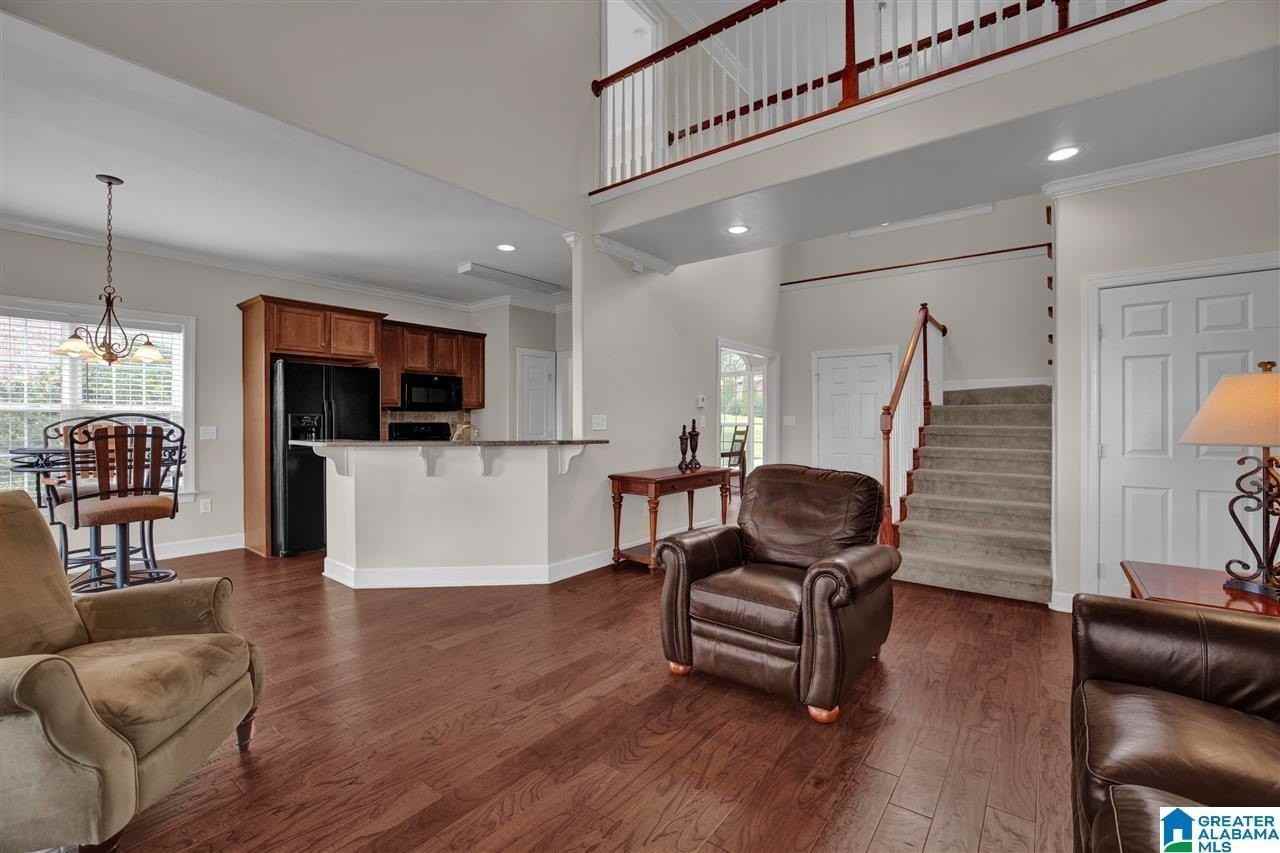 8613 Highlands Dr - Photo 4 of 24