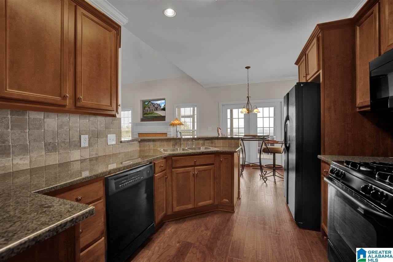 8613 Highlands Dr - Photo 5 of 24