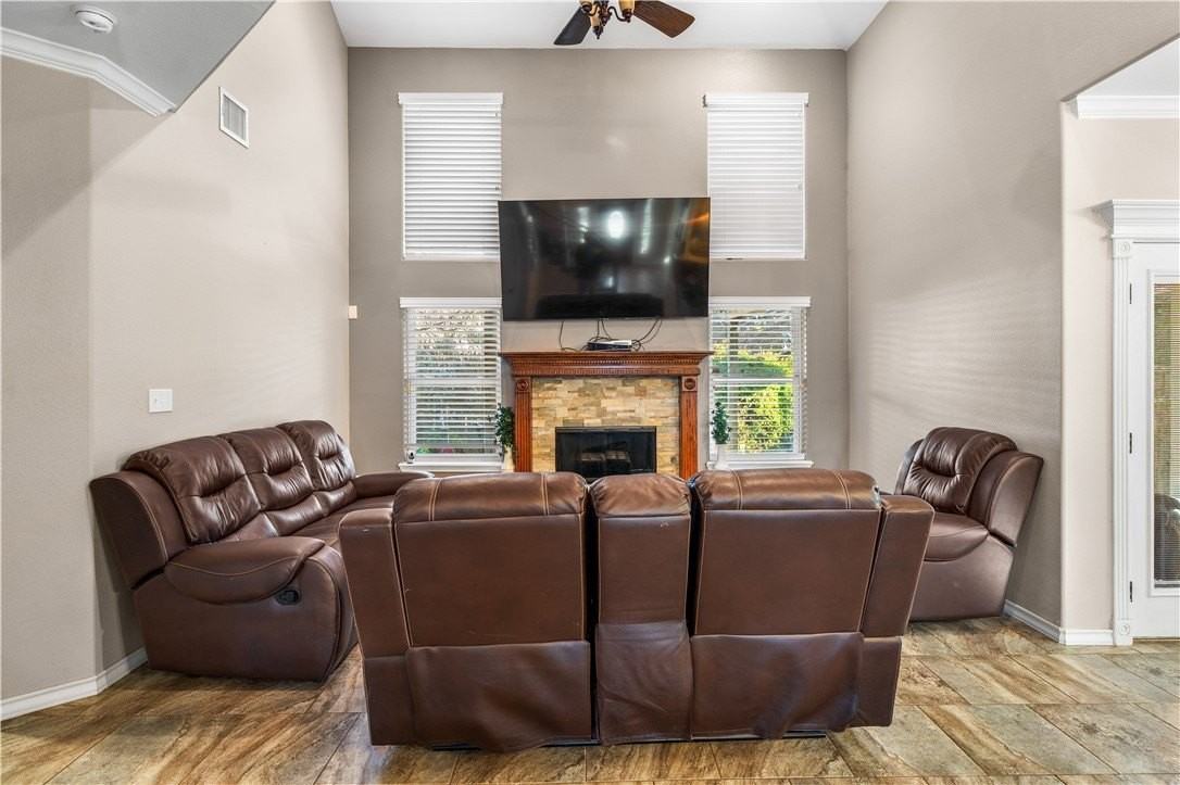 7426 Lake Geneva Dr - Photo 3 of 20