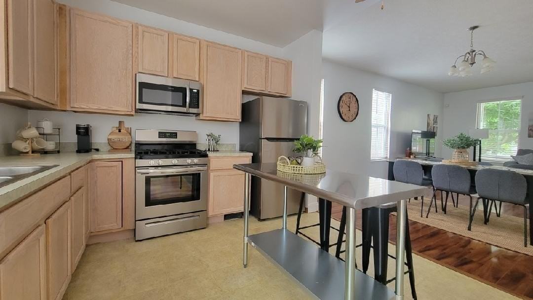 250 N 21st St - Photo 3 of 7