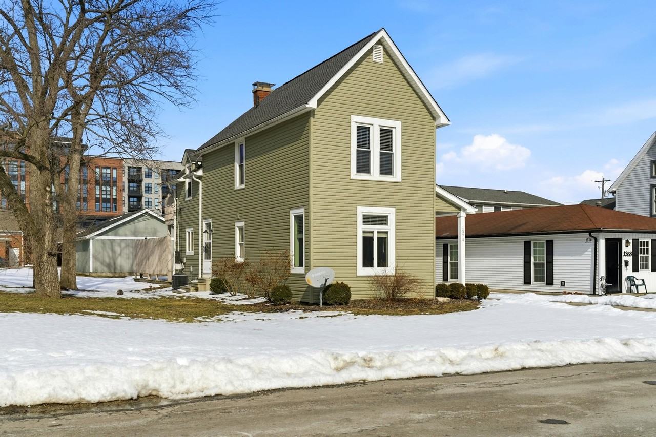 1374 Ida Ave - Photo 4 of 44