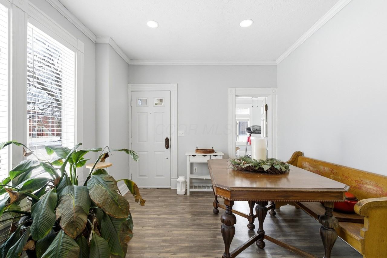 1374 Ida Ave - Photo 5 of 44