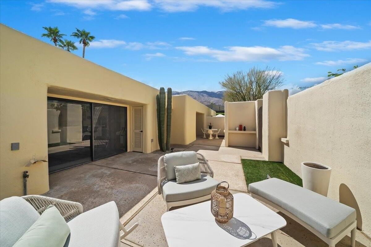 436 N Greenhouse Way - Photo 2 of 30