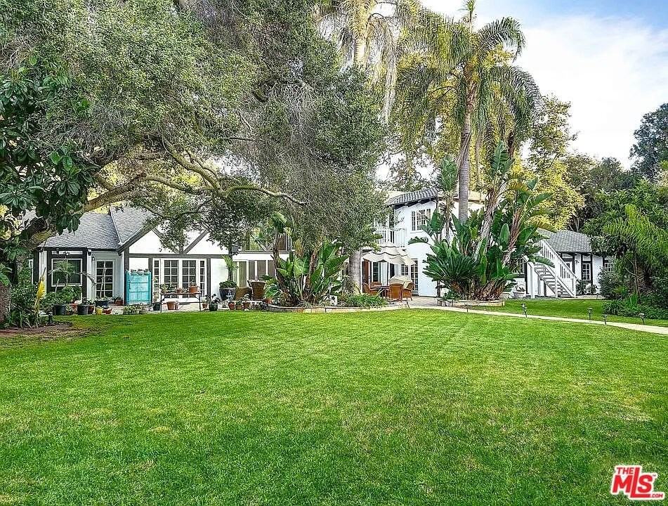 6315 Bonsall Dr - Photo 2 of 11