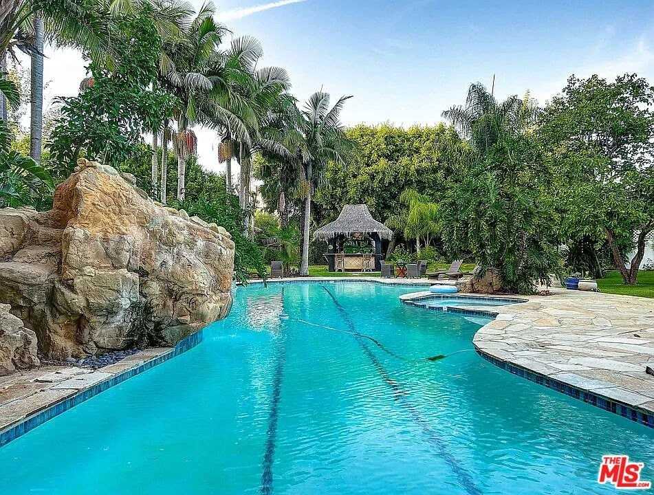 6315 Bonsall Dr - Photo 4 of 11