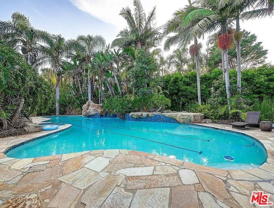 6315 Bonsall Dr - Photo 5 of 11