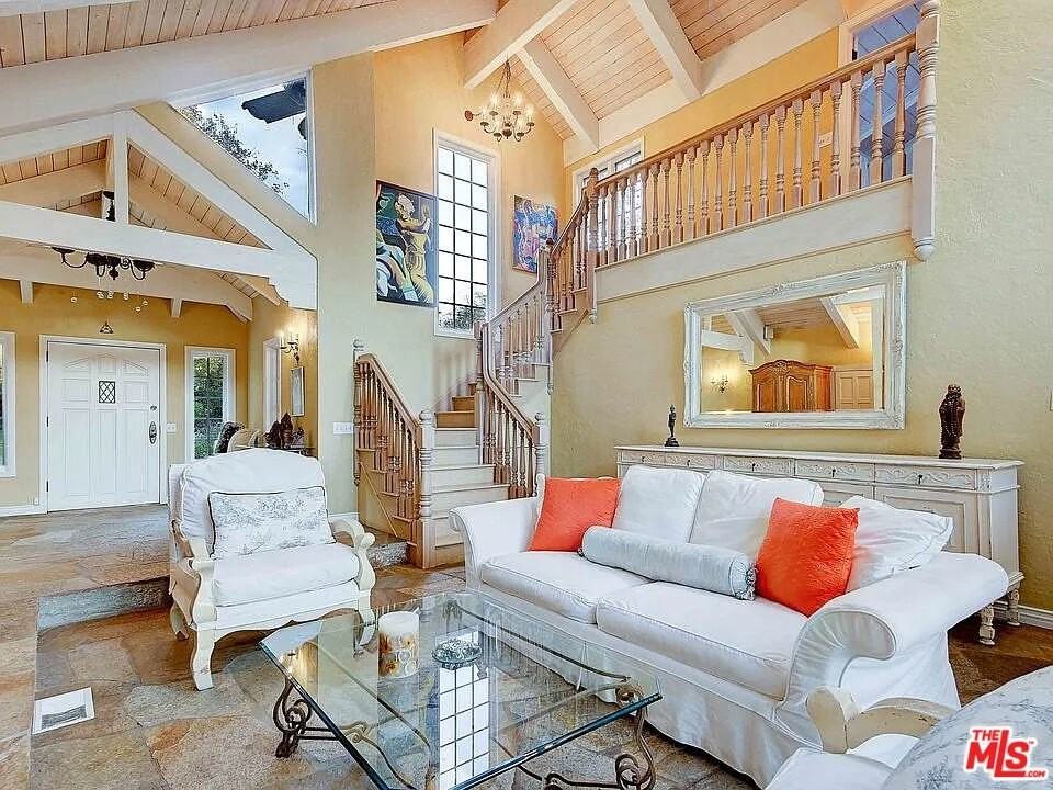 6315 Bonsall Dr - Photo 6 of 11