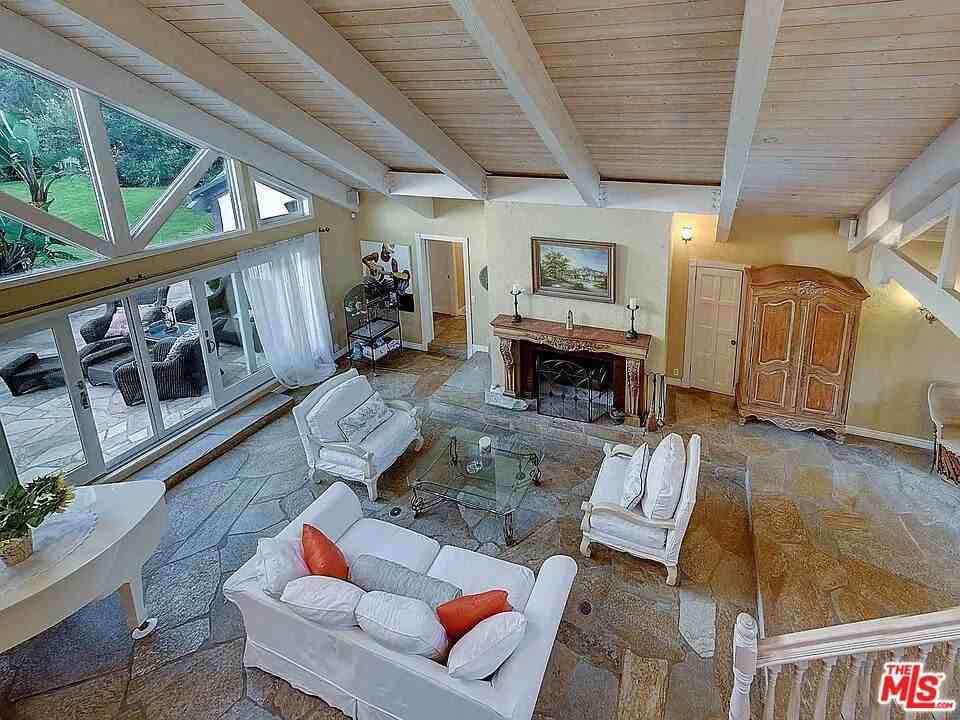 6315 Bonsall Dr - Photo 7 of 11
