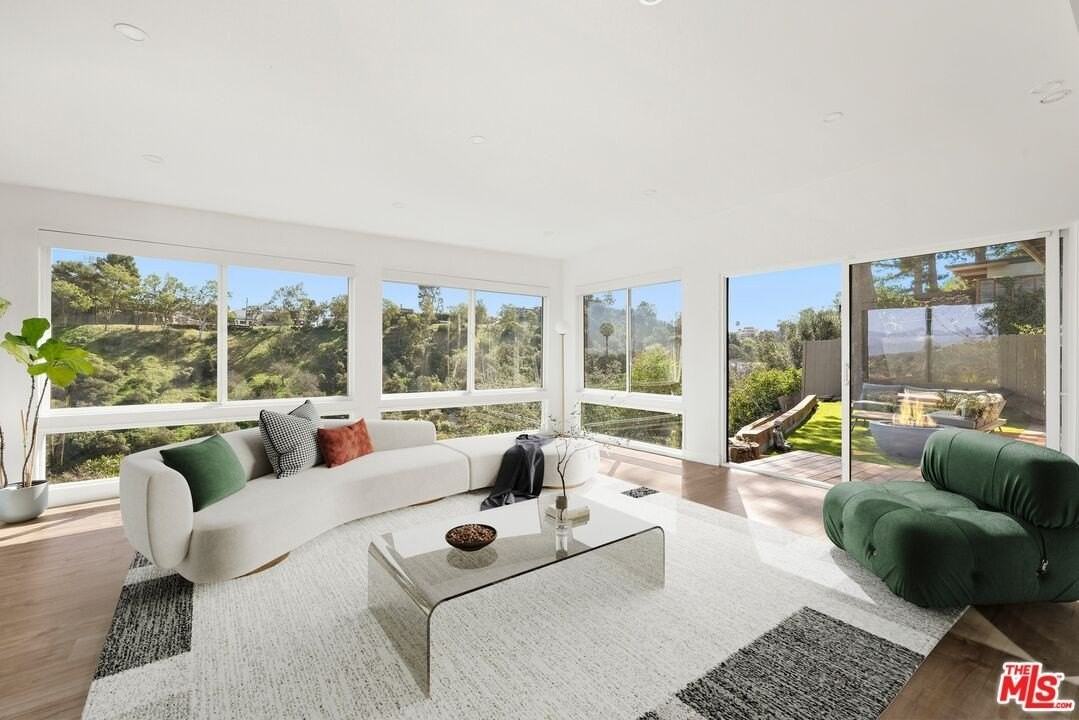 2204 Ridgemont Dr - Photo 4 of 12