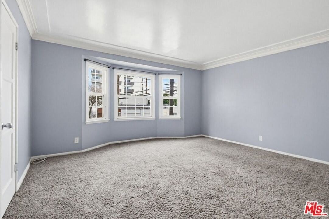 1255 S Crescent Heights Blvd - Photo 4 of 34