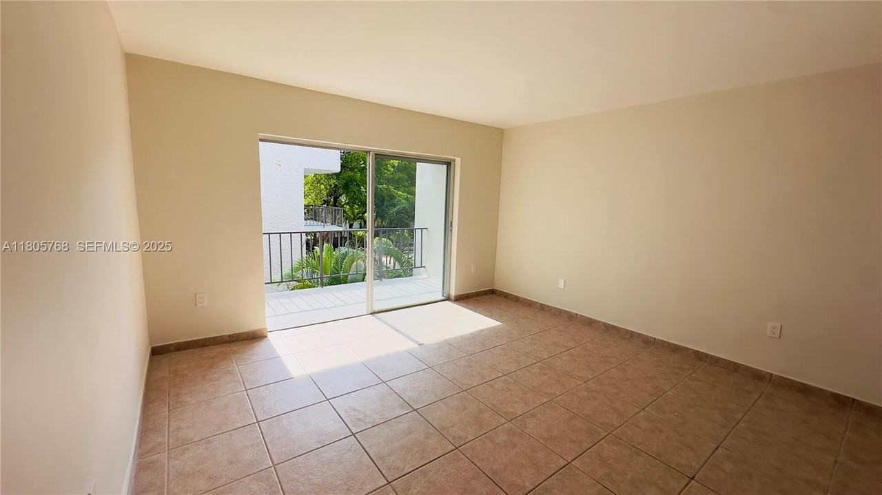 6900 North Kendall Drive - Photo 6 of 13