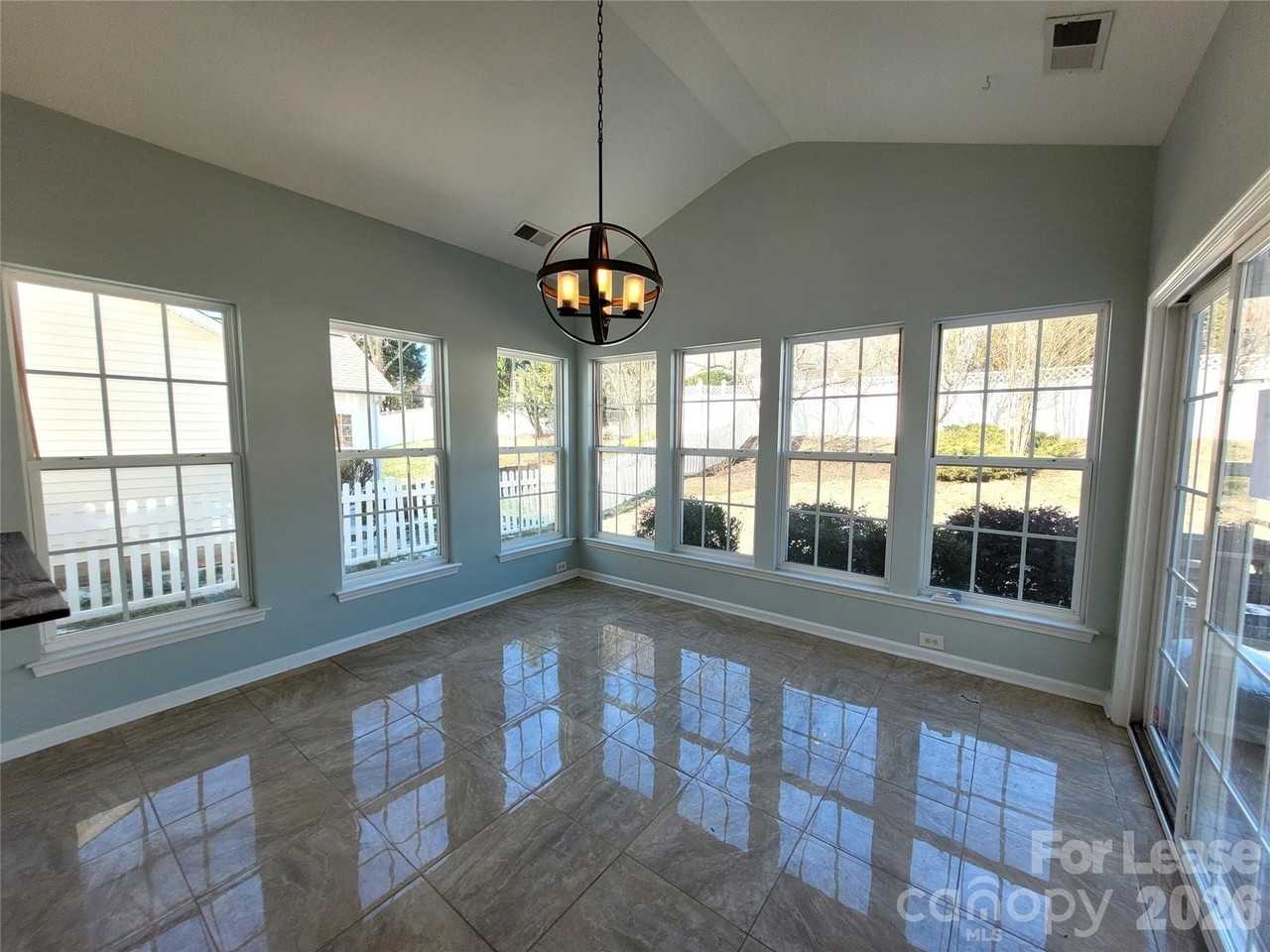 2728 Sunberry Ln Nw - Photo 6 of 17