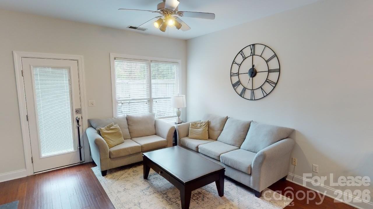 1007 Park West Dr - Photo 3 of 18