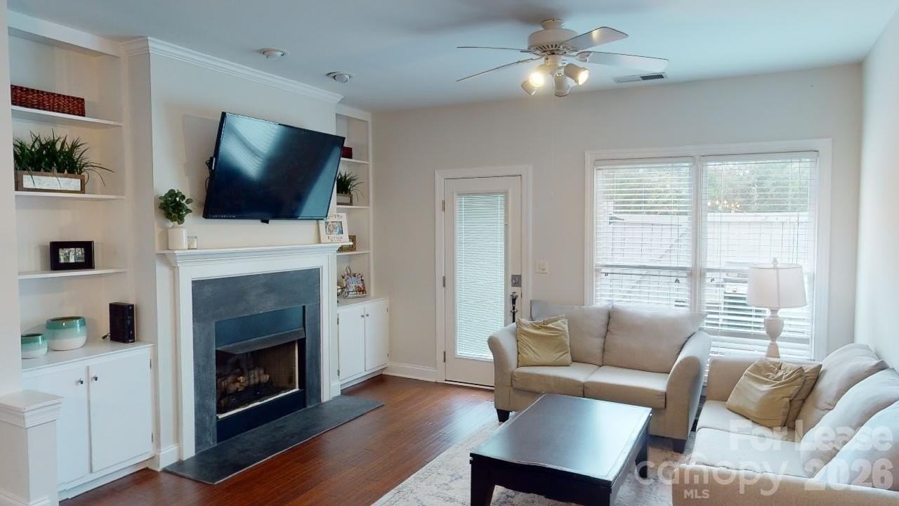 1007 Park West Dr - Photo 4 of 18