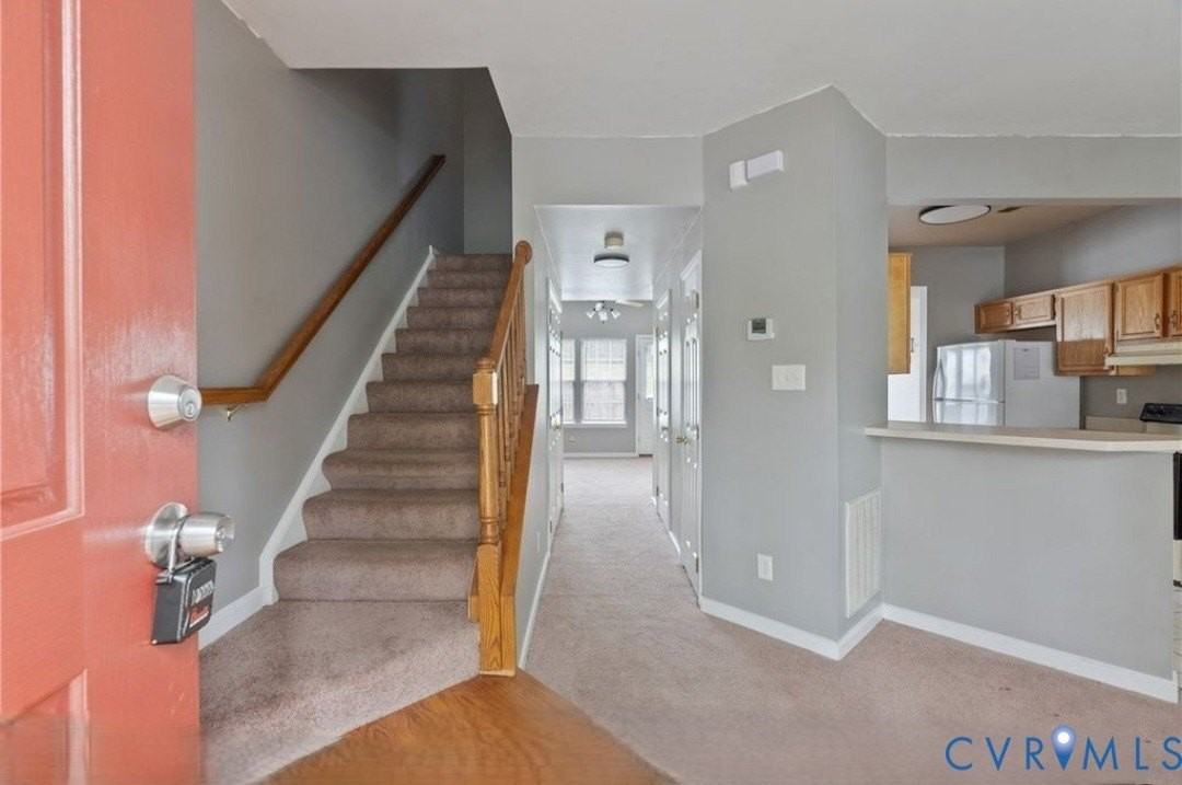 2914 Mary Beth Ln - Photo 2 of 28