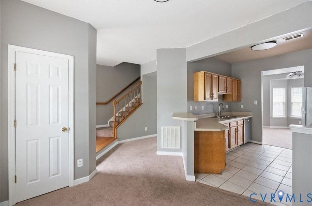 2914 Mary Beth Ln - Photo 4 of 28