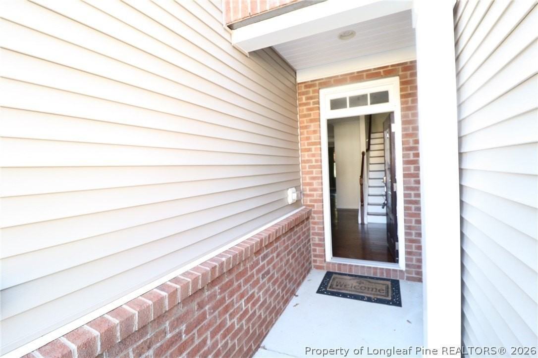 208 Kylemore Cir - Photo 2 of 47