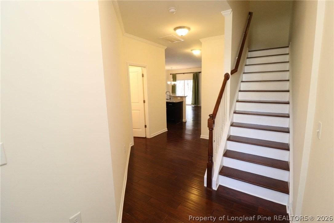 208 Kylemore Cir - Photo 4 of 47