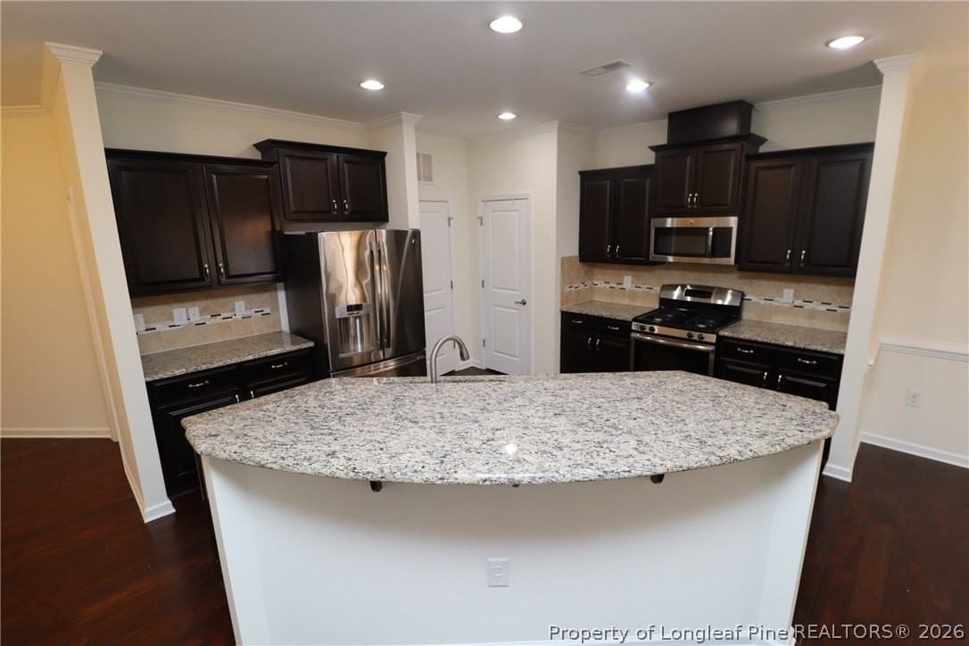 208 Kylemore Cir - Photo 7 of 47