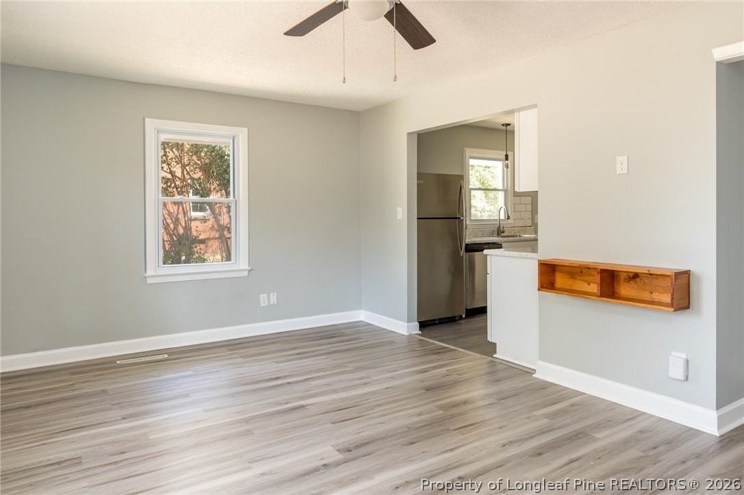 331 Richmond Dr - Photo 3 of 15