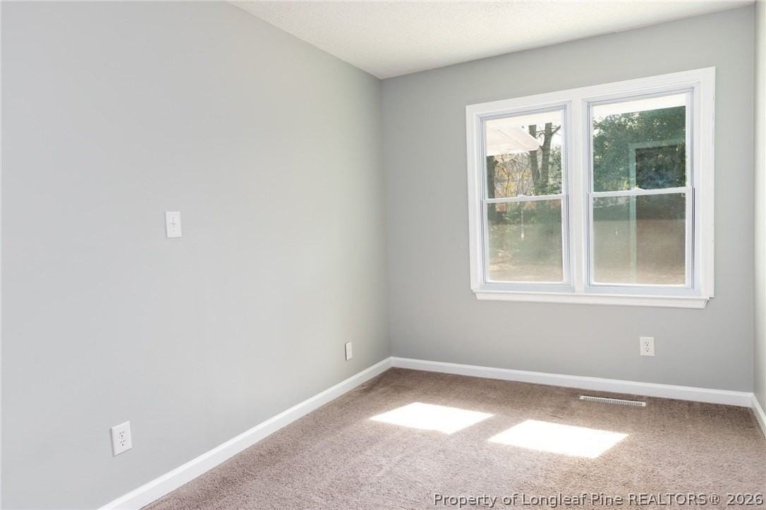 331 Richmond Dr - Photo 7 of 15