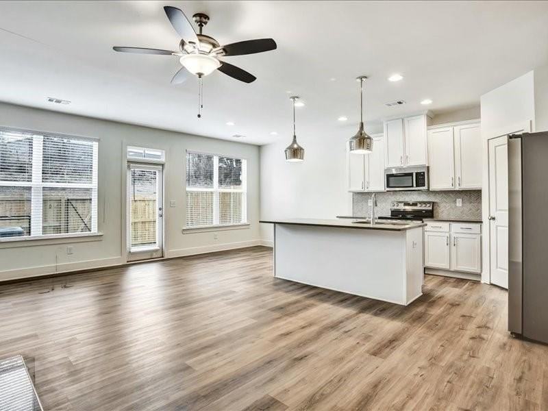 2539 Riverside Rd - Photo 2 of 31