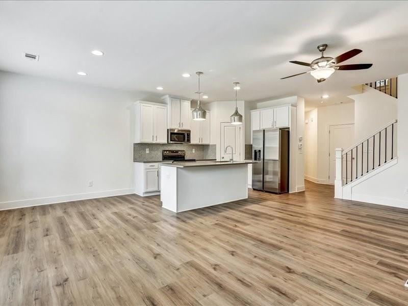 2539 Riverside Rd - Photo 4 of 31