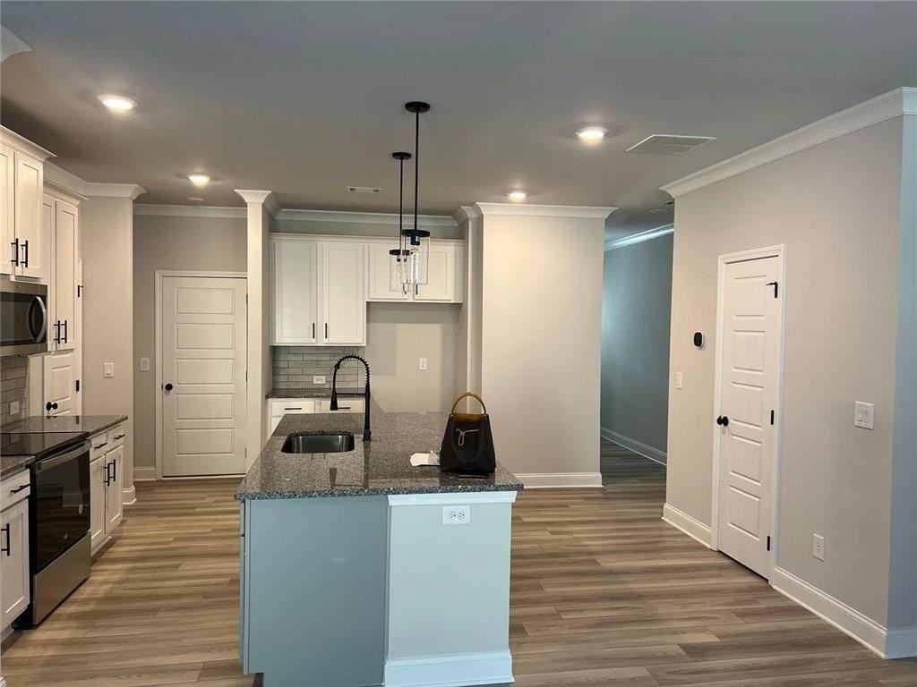 4733 Cypress Park Dr - Photo 3 of 33