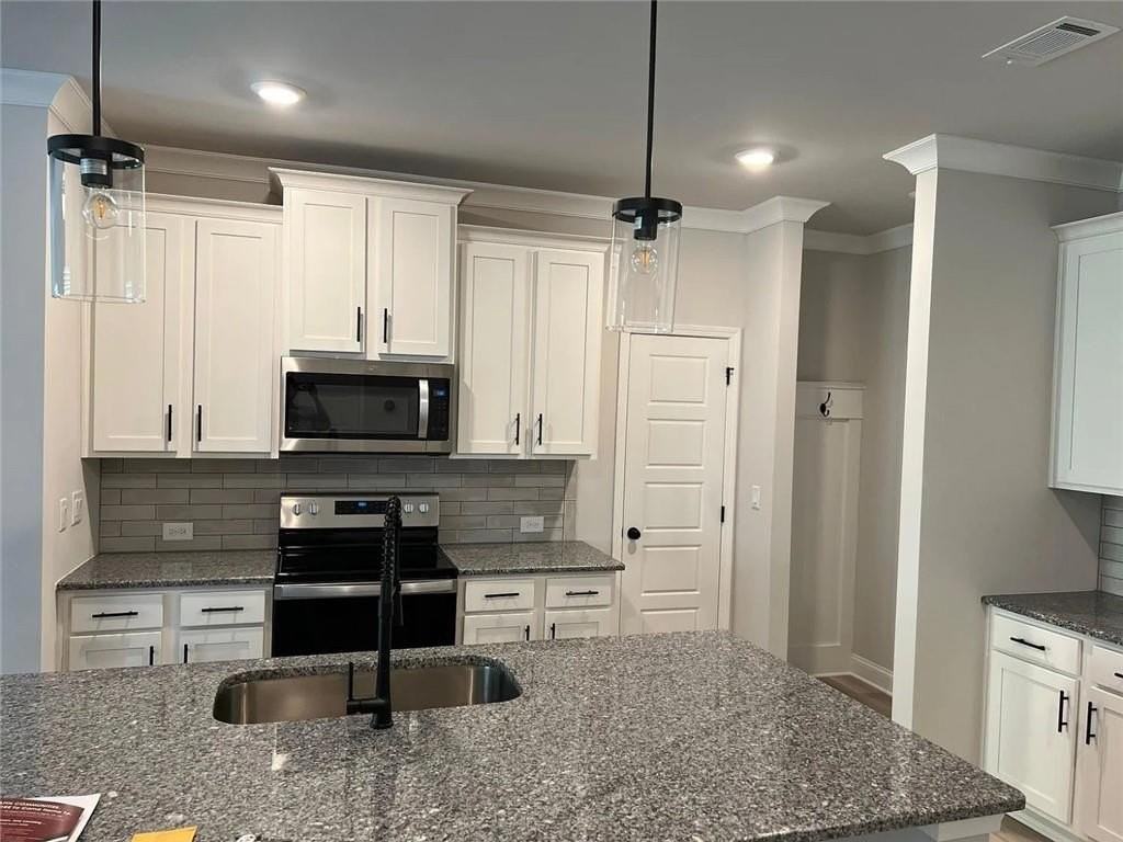 4733 Cypress Park Dr - Photo 5 of 33