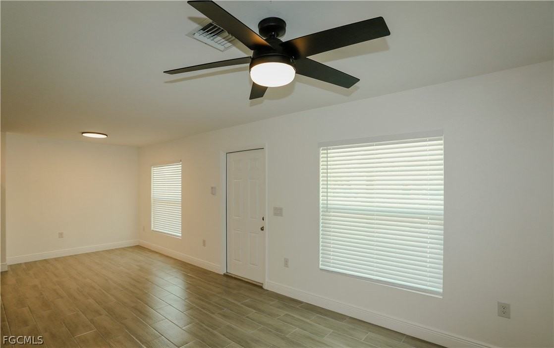 915 Graystone Ave - Photo 3 of 17