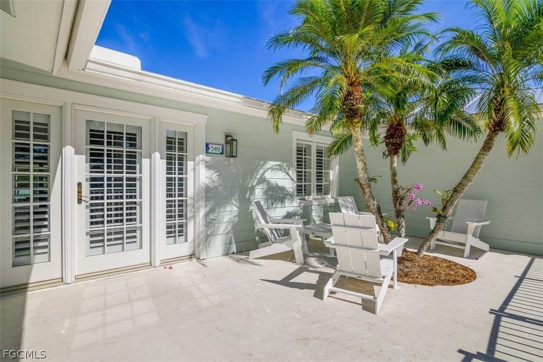 549 7th Ave N - Photo 2 of 19