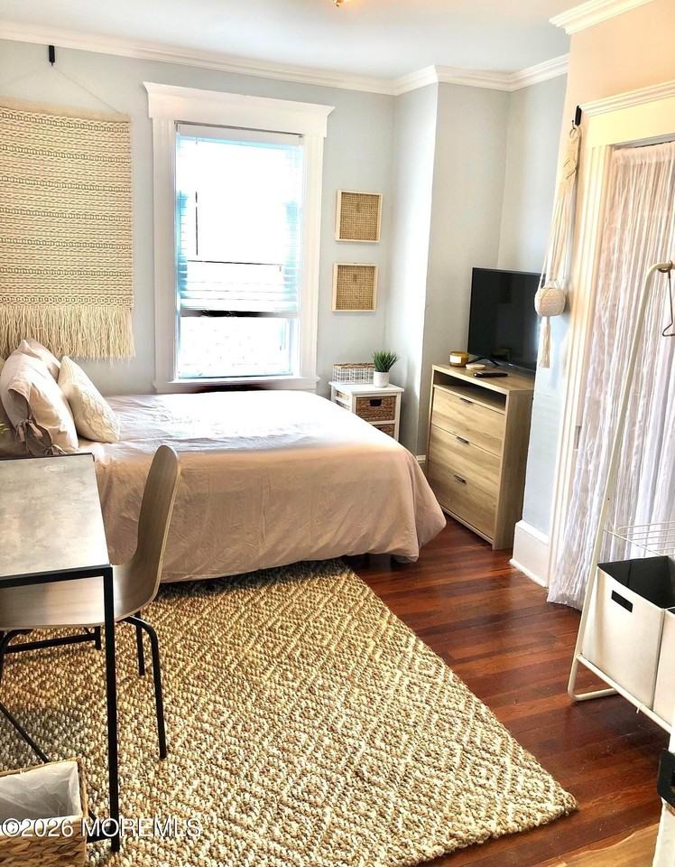 401 Main St #2 - Photo 6 of 8