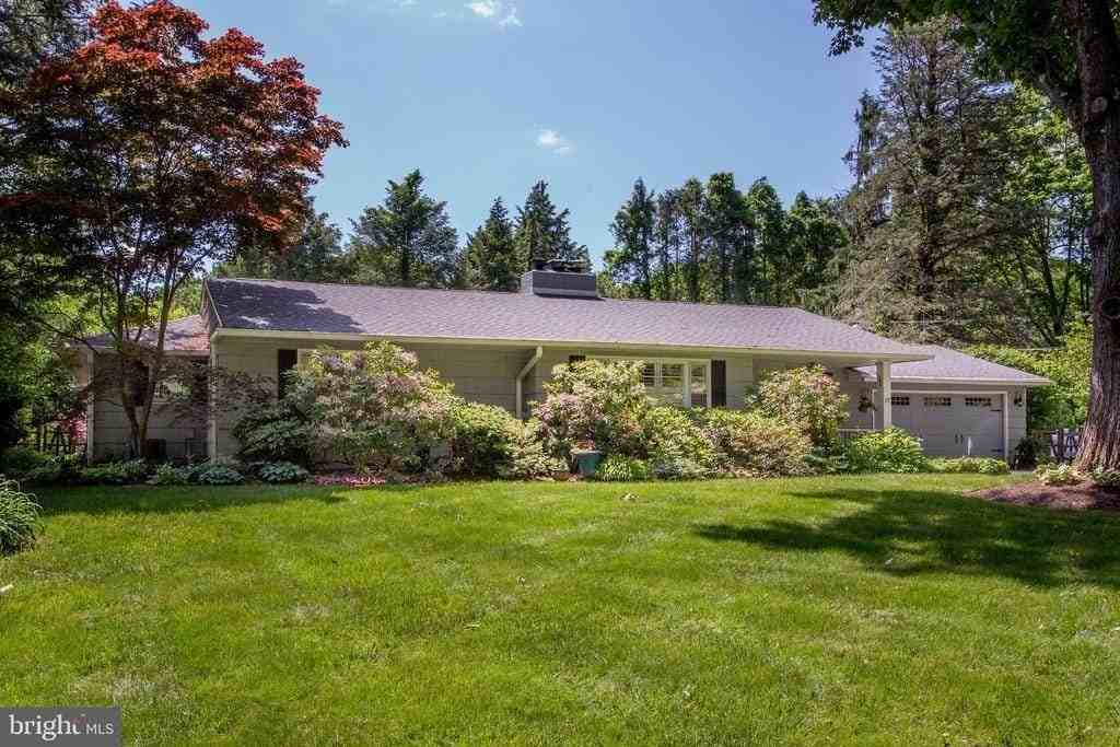 67 Townview Dr - Photo 5 of 50