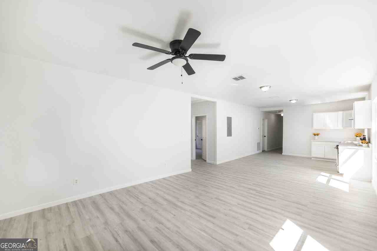 1175 Hartley St - Photo 5 of 19