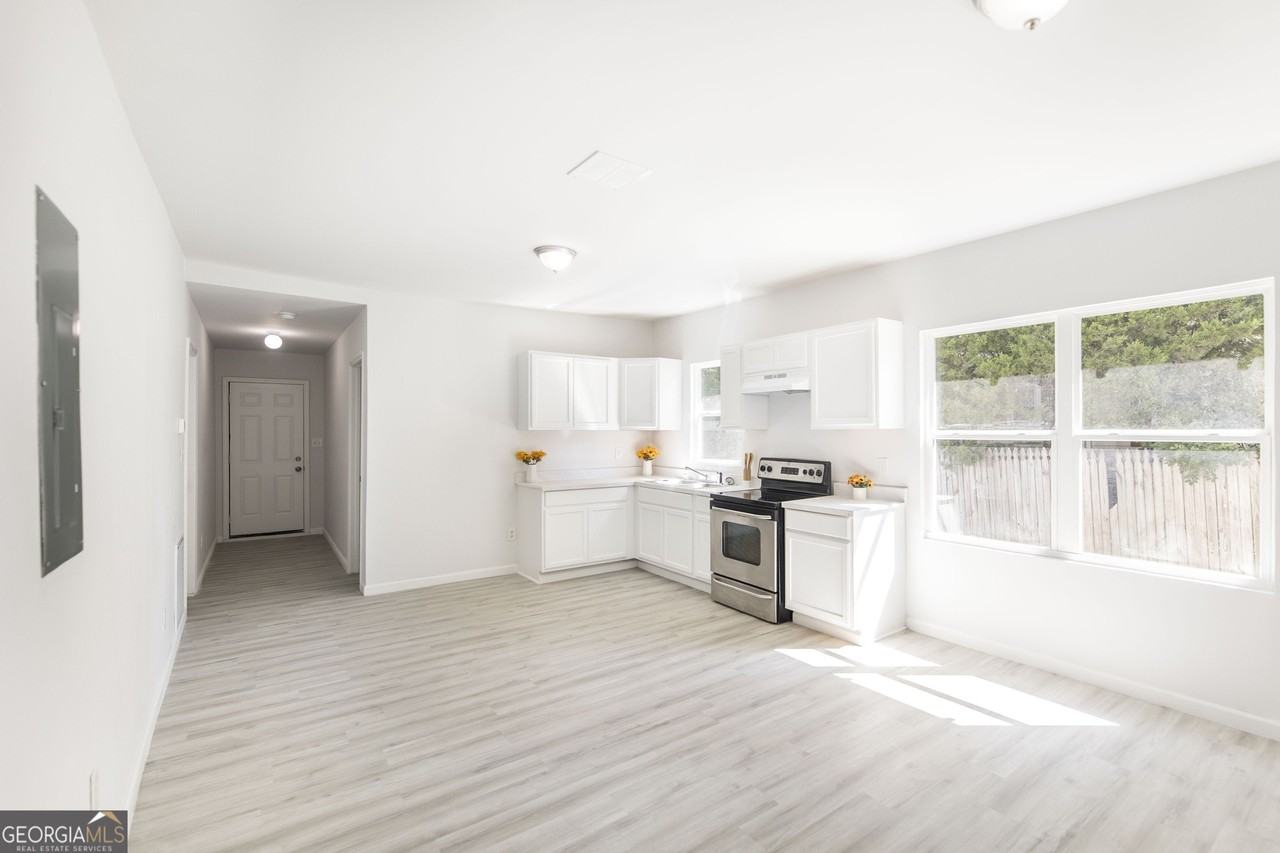 1175 Hartley St - Photo 6 of 19