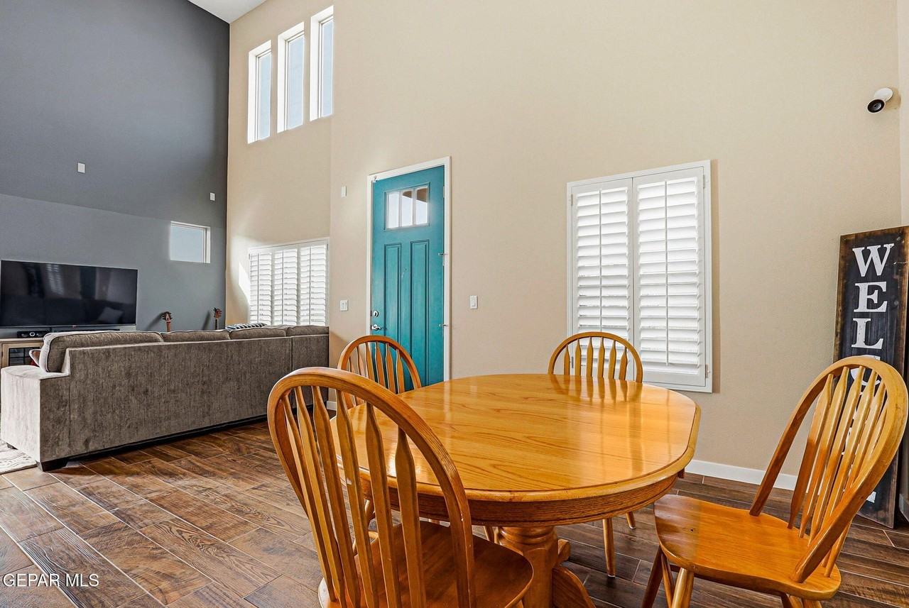 2020 Tim Foster St - Photo 7 of 40