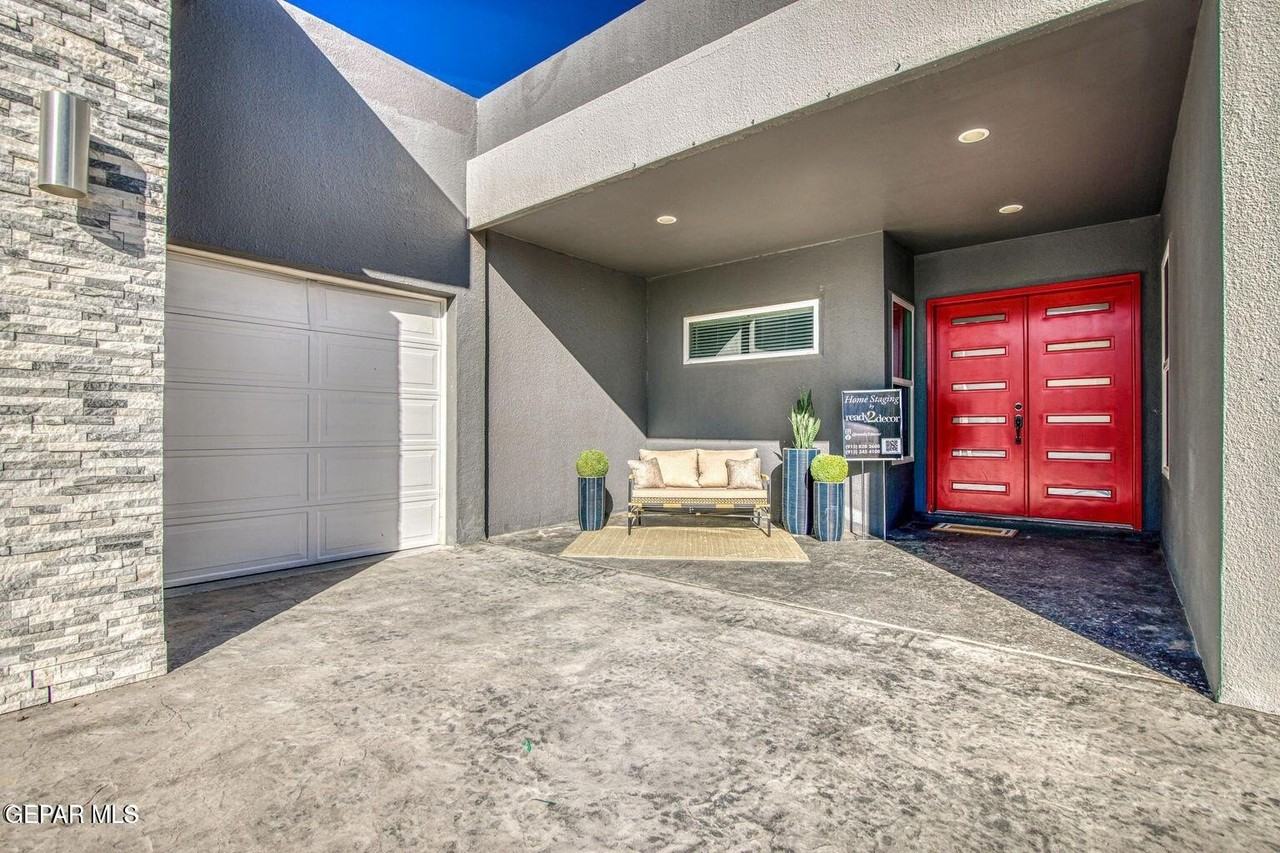 6716 Rio Haciendas Cir - Photo 2 of 50