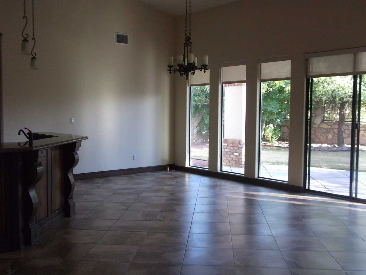 6284 Wildwood Ct - Photo 6 of 22