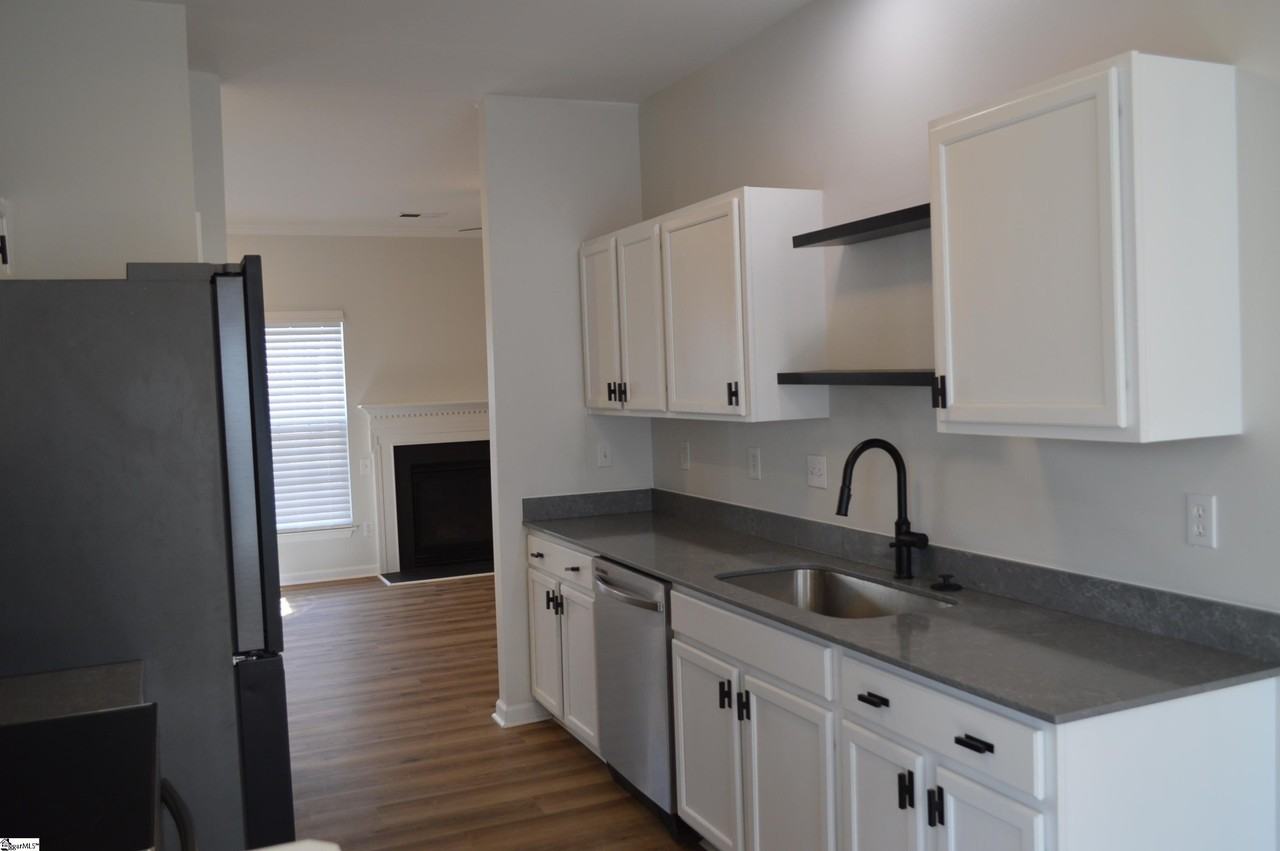 230 Spring Crossing Cir - Photo 6 of 19